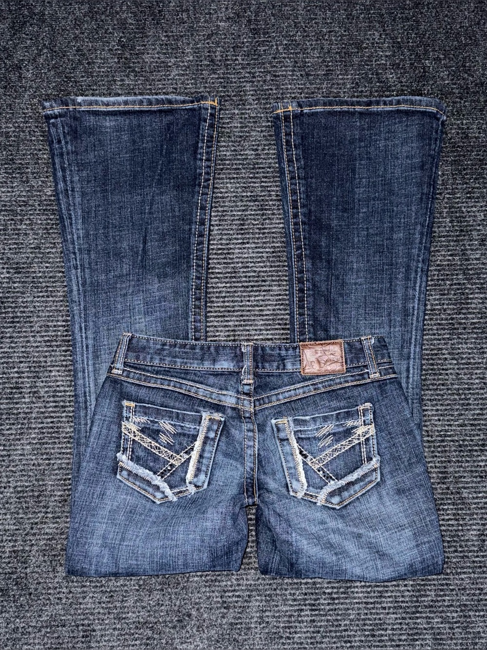 Y2K Buckle BKE Star Flare Jeans Low Rise Dark Wash 26x31.5 Embroidered Festival